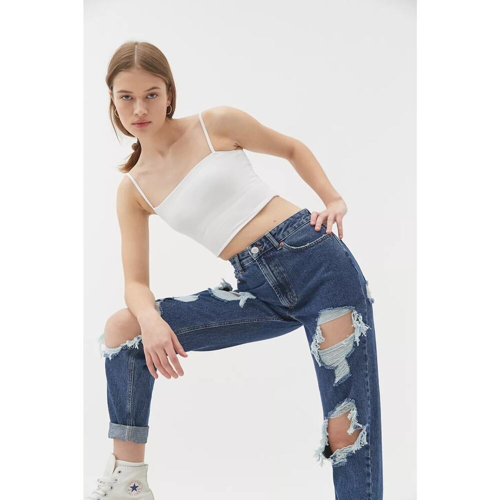 BDG Urban Outfitters Ripped Mom Jeans 26